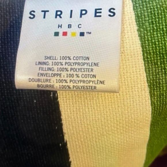 HBC STRIPES 20 x 20 " two-sided outdoor/indoor pillow. NEW with tag. - Picture 5 of 5